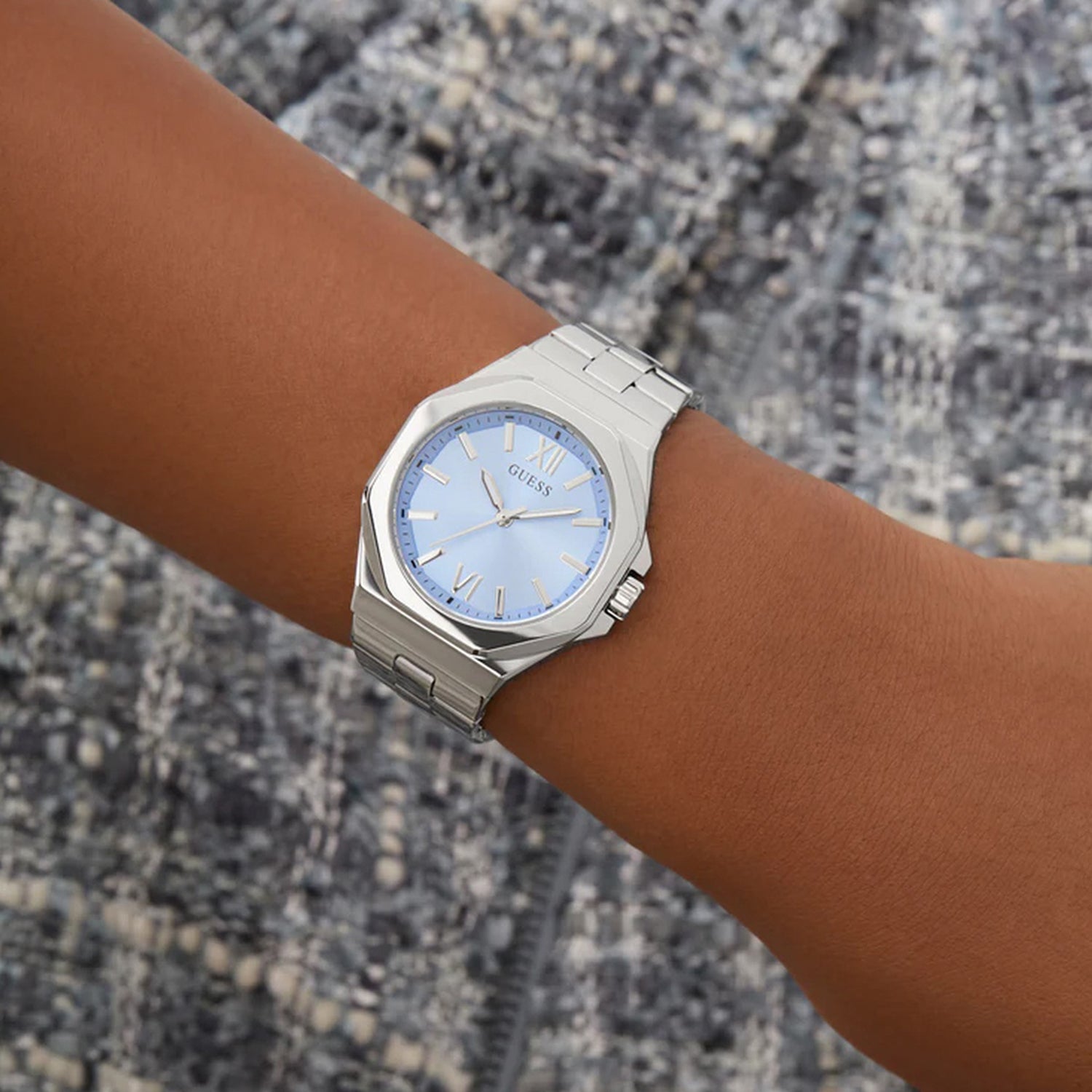 Women Quartz Blue Dial Analog Stainless Steel Watch GW0873L1