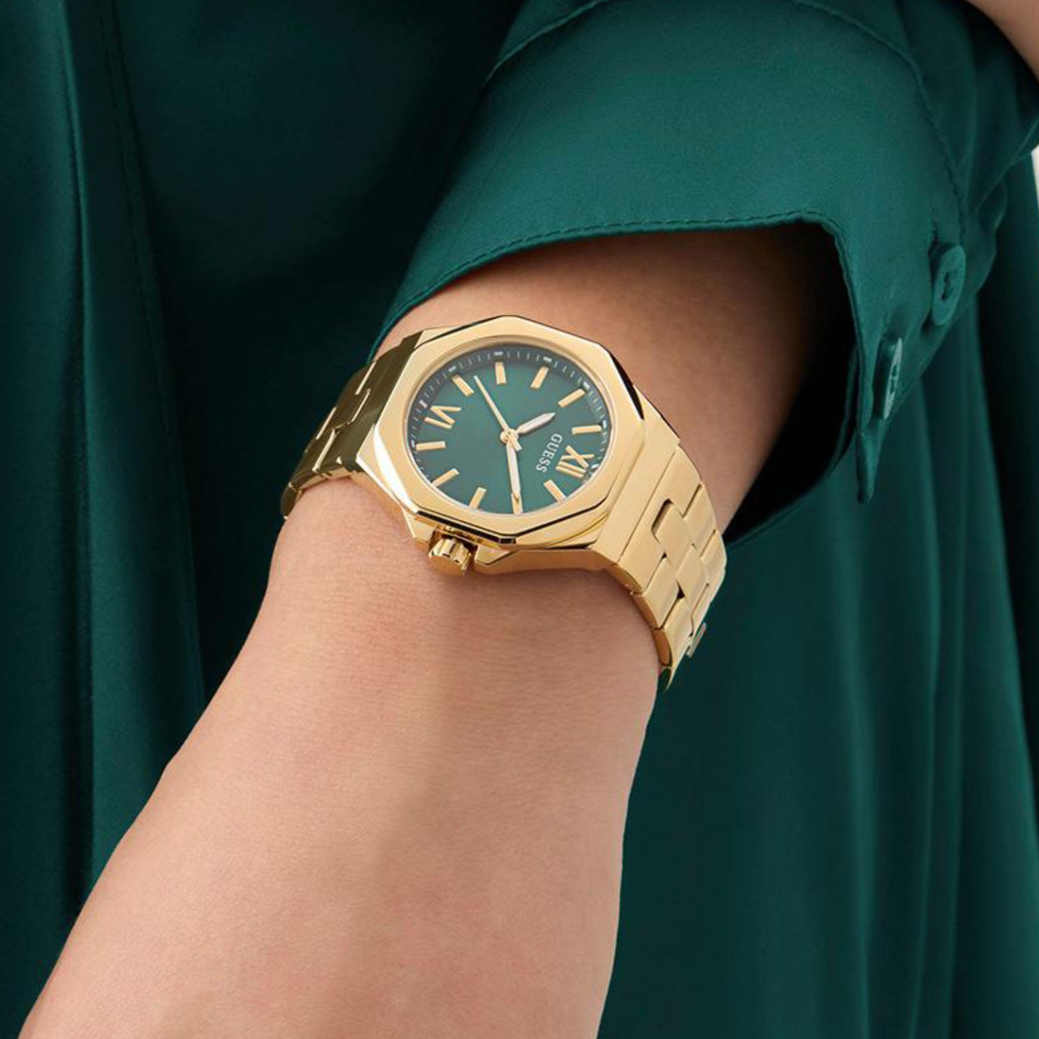 Guess Dress Women Quartz Green Dial Analog Stainless Steel Watch GW0873L2