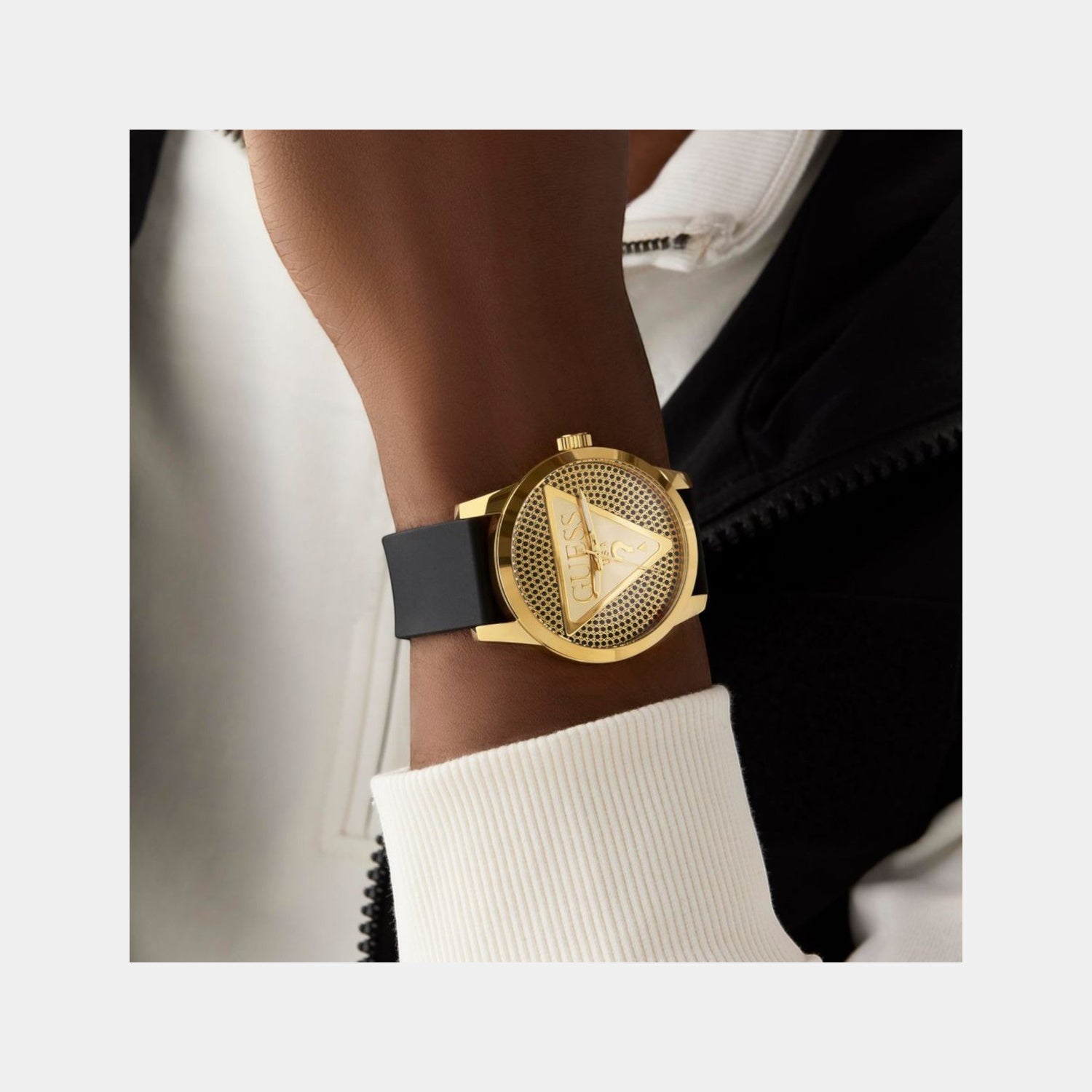 Badge Men Quartz Black Dial Analog Silicone Watch GW0916G1