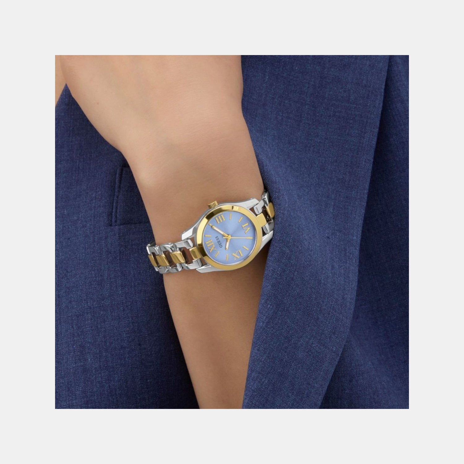 Veda Women Quartz Ice Blue Dial Analog Recycled Steel Watch GW0927L3