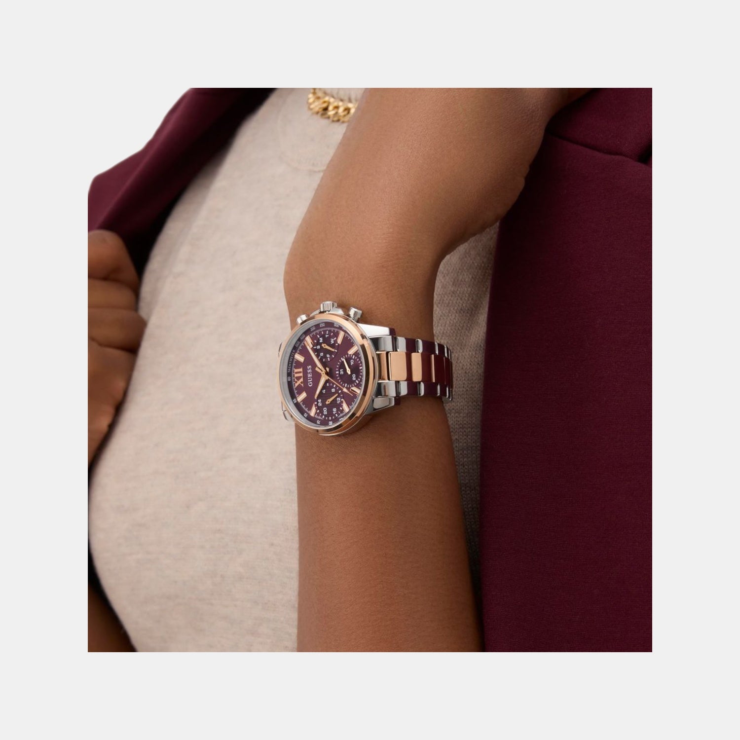 Dress Women Quartz Red Dial Multi-Function Stainless Steel Watch GW0933L5