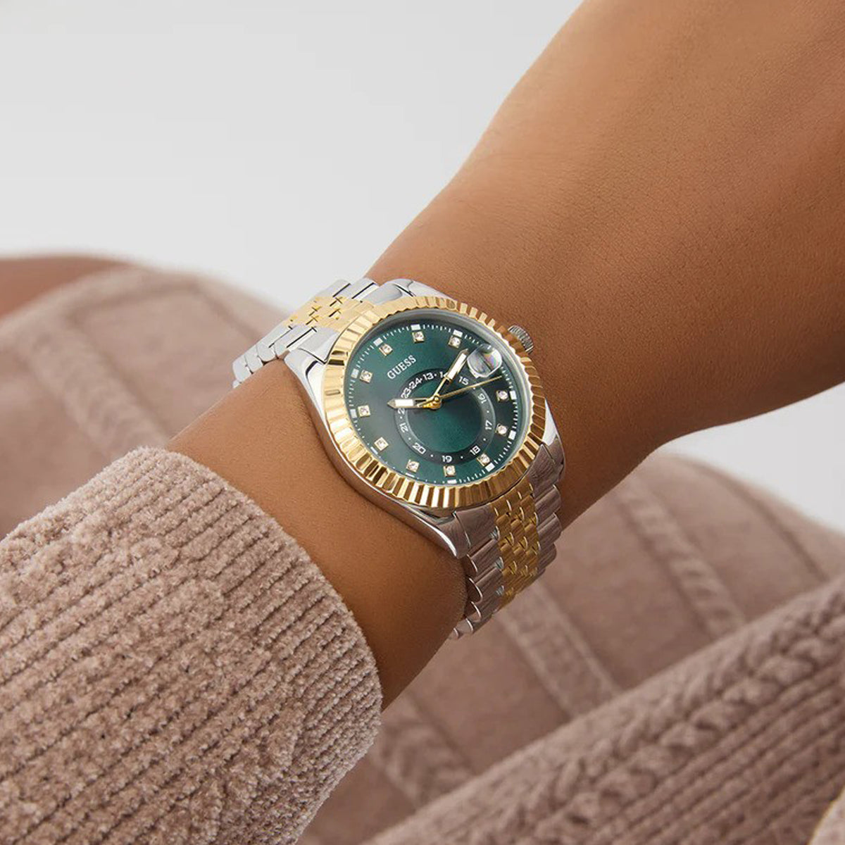Gd Jada Women Quartz Green Dial Analog Stainless Steel Watch Gw0936L3