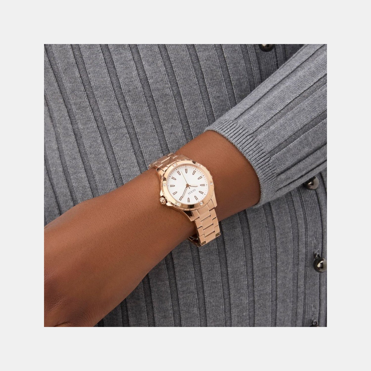 Mist Women Quartz White Dial Analog Stainless Steel Watch GW0948L5