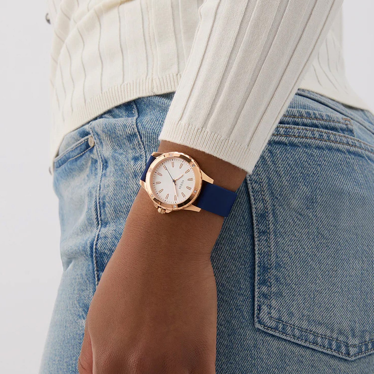 Mist Women Quartz White Dial Analog Silicone Watch GW0949L3