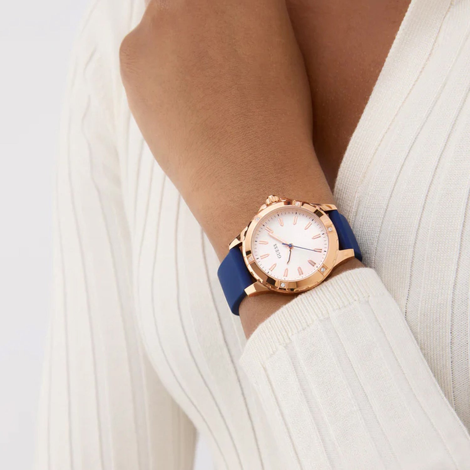 Mist Women Quartz White Dial Analog Silicone Watch GW0949L3
