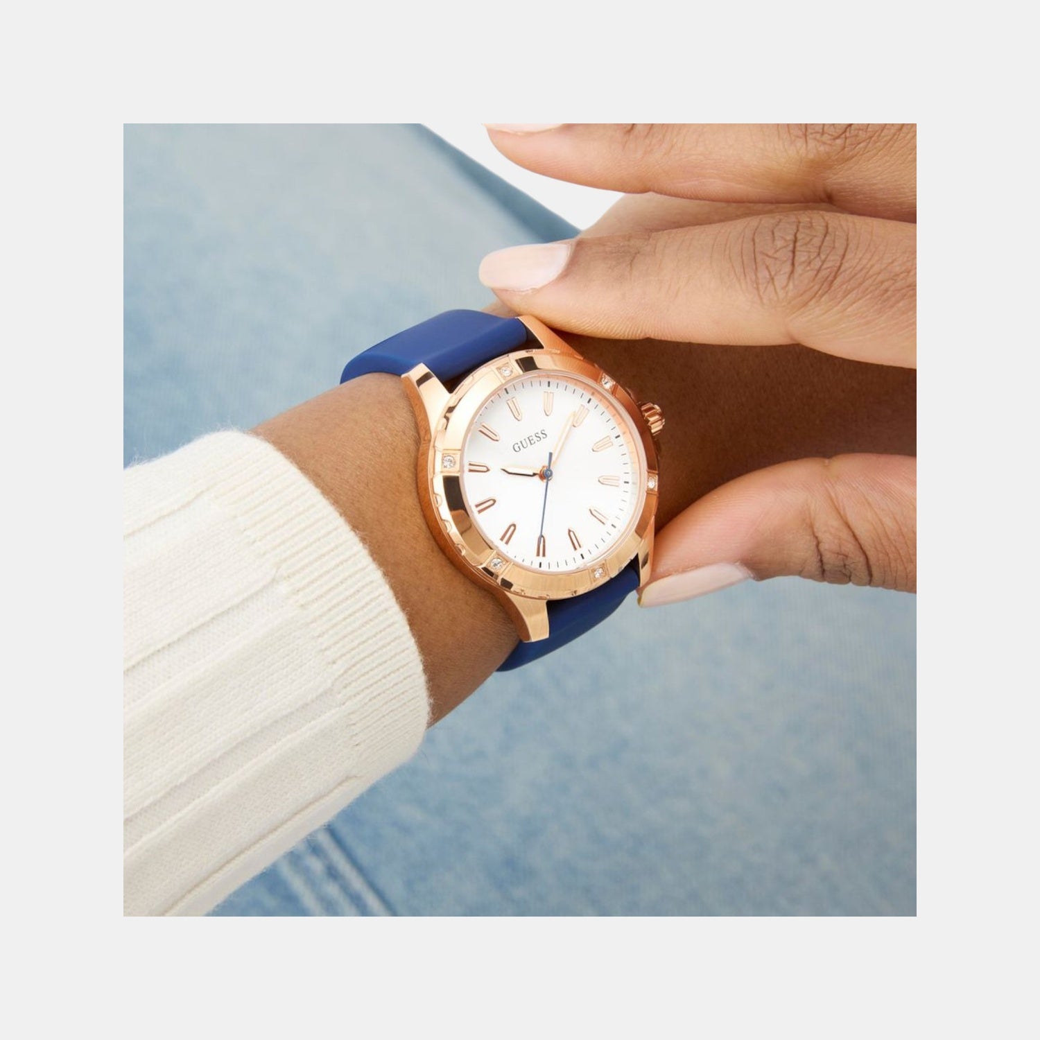 Mist Women Quartz White Dial Analog Silicone Watch GW0949L3