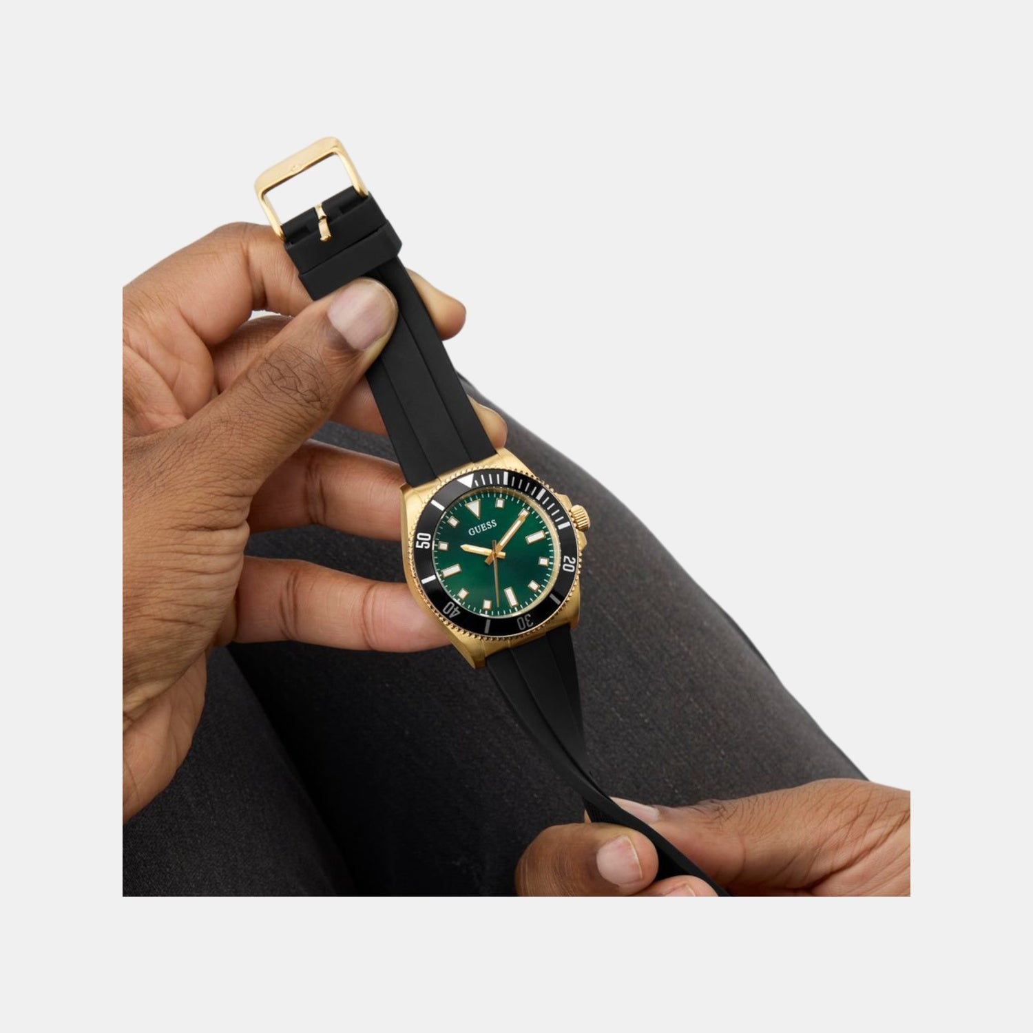 Sport Men Quartz Green Dial Analog Silicone Watch GW0969G2