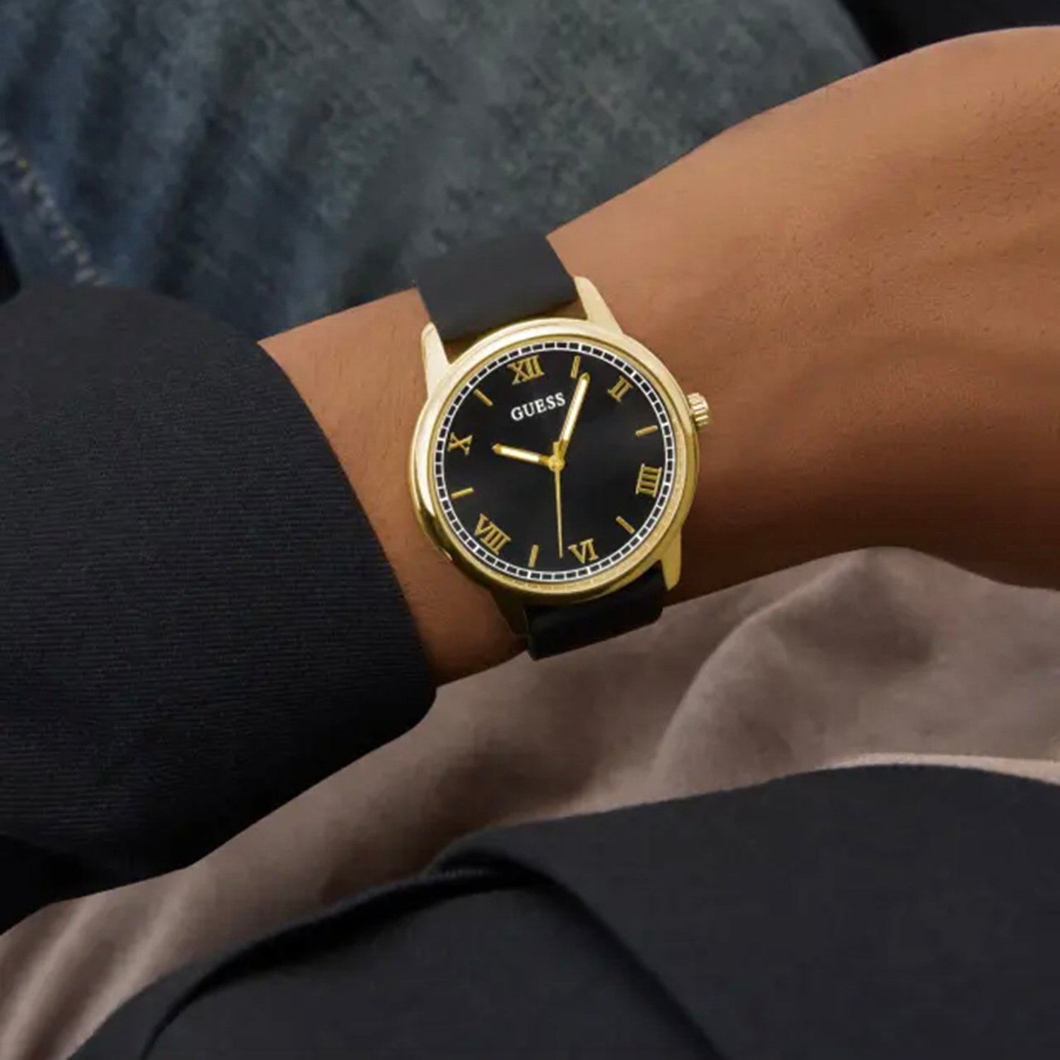 Men Quartz Black Dial Analog Silicone Watch GW0973G2