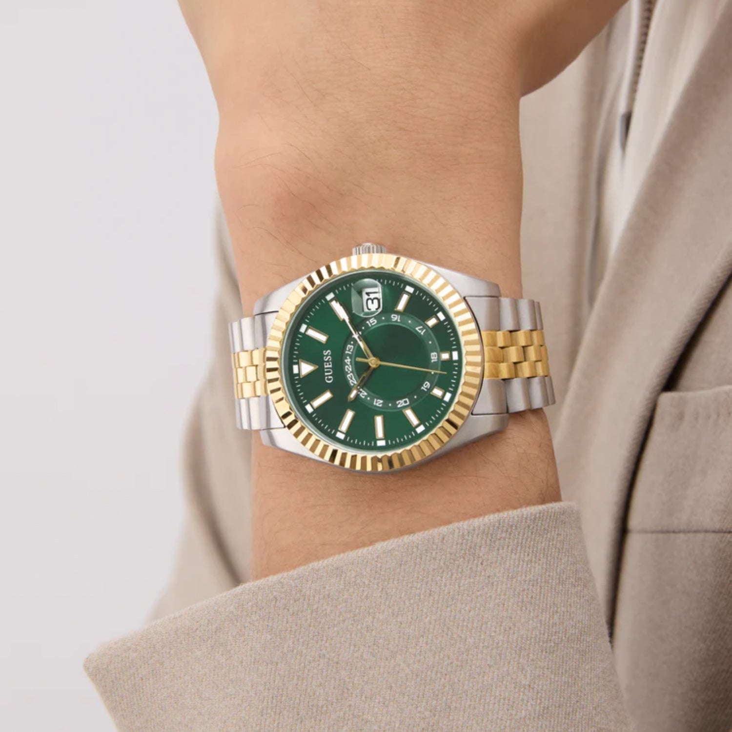 Men Quartz Green Dial Analog Stainless Steel Watch GW0977G4