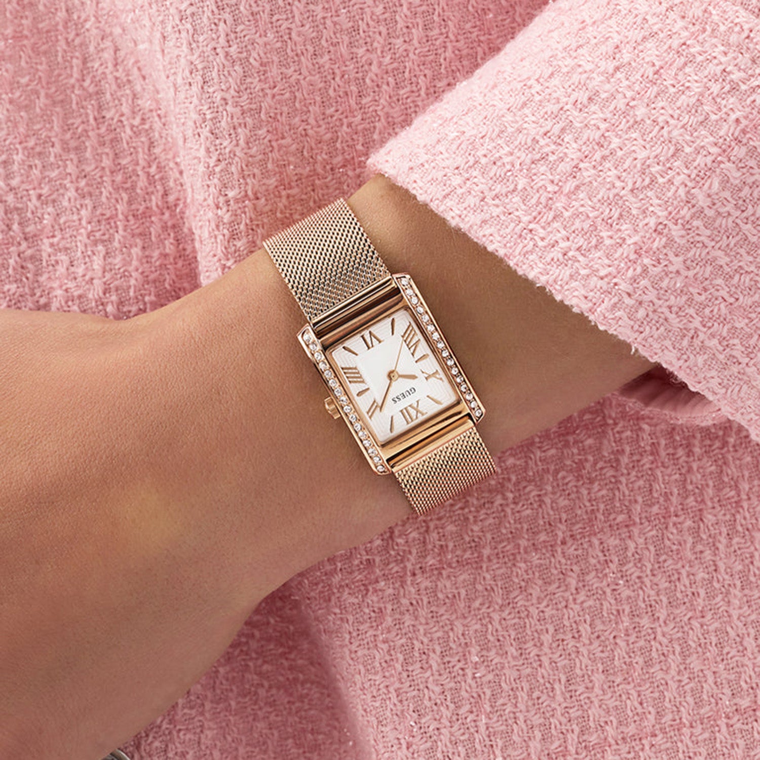 Women Quartz White Dial Analog Mesh Watch GW0997L3