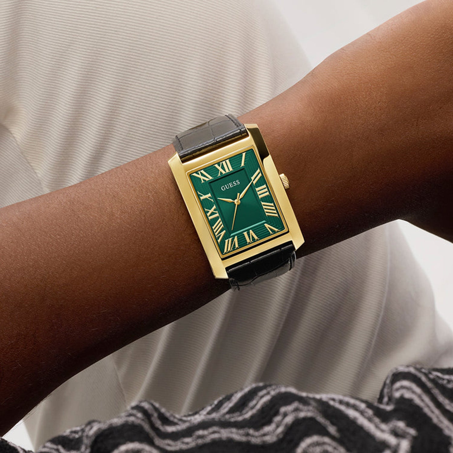 Men Quartz Green Dial Analog Leather Watch GW1003G3