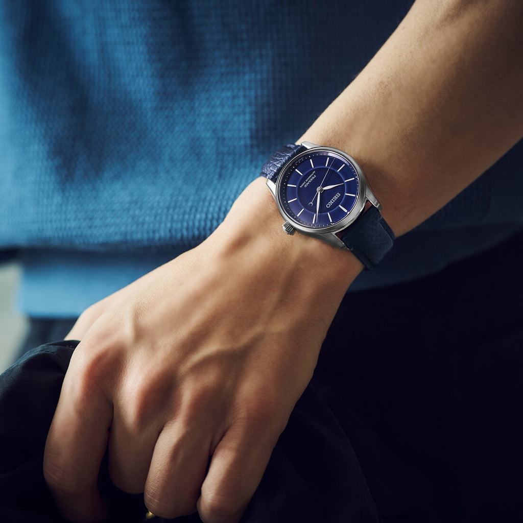 Presage Classic Series Men Automatic Blue Dial Analog Leather Watch HCC007J1