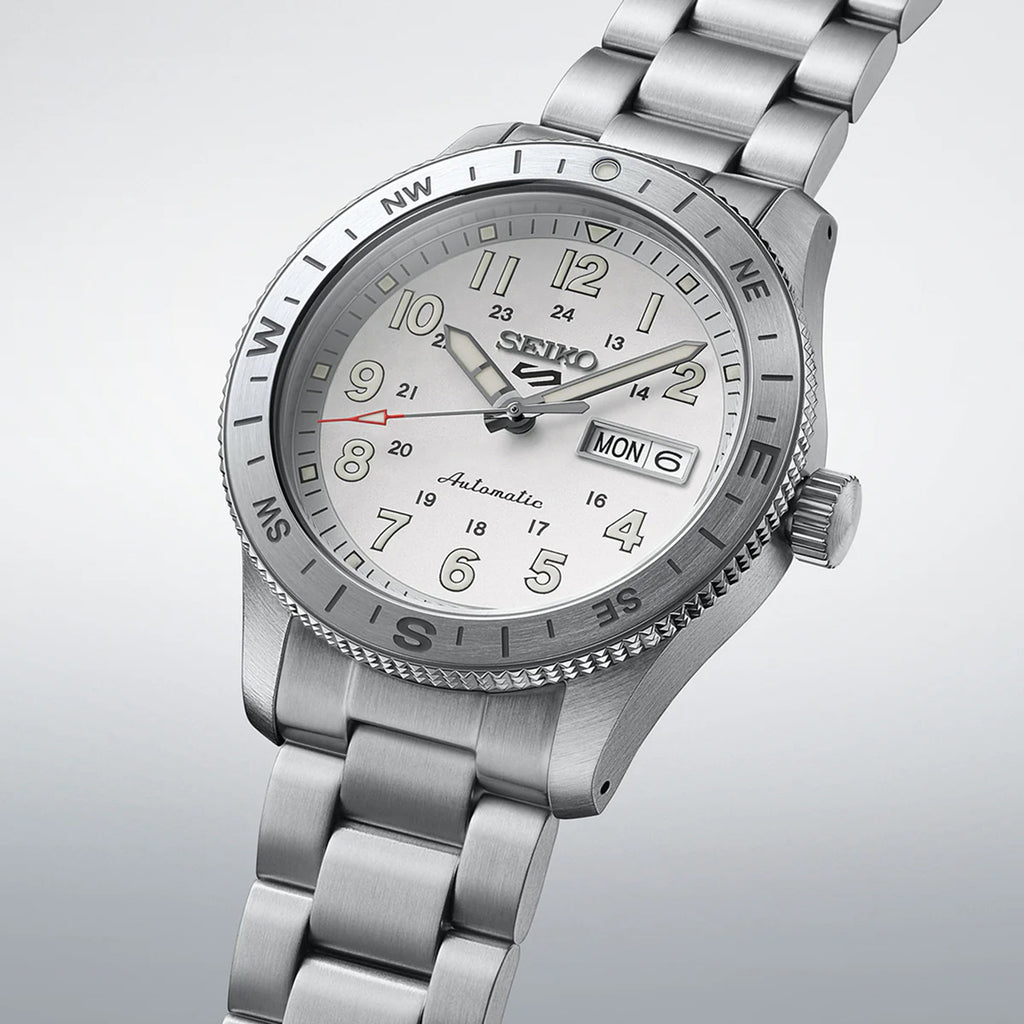 5 Sports Men Automatic Silver Dial Analog Stainless Steel Watch HDB007K1