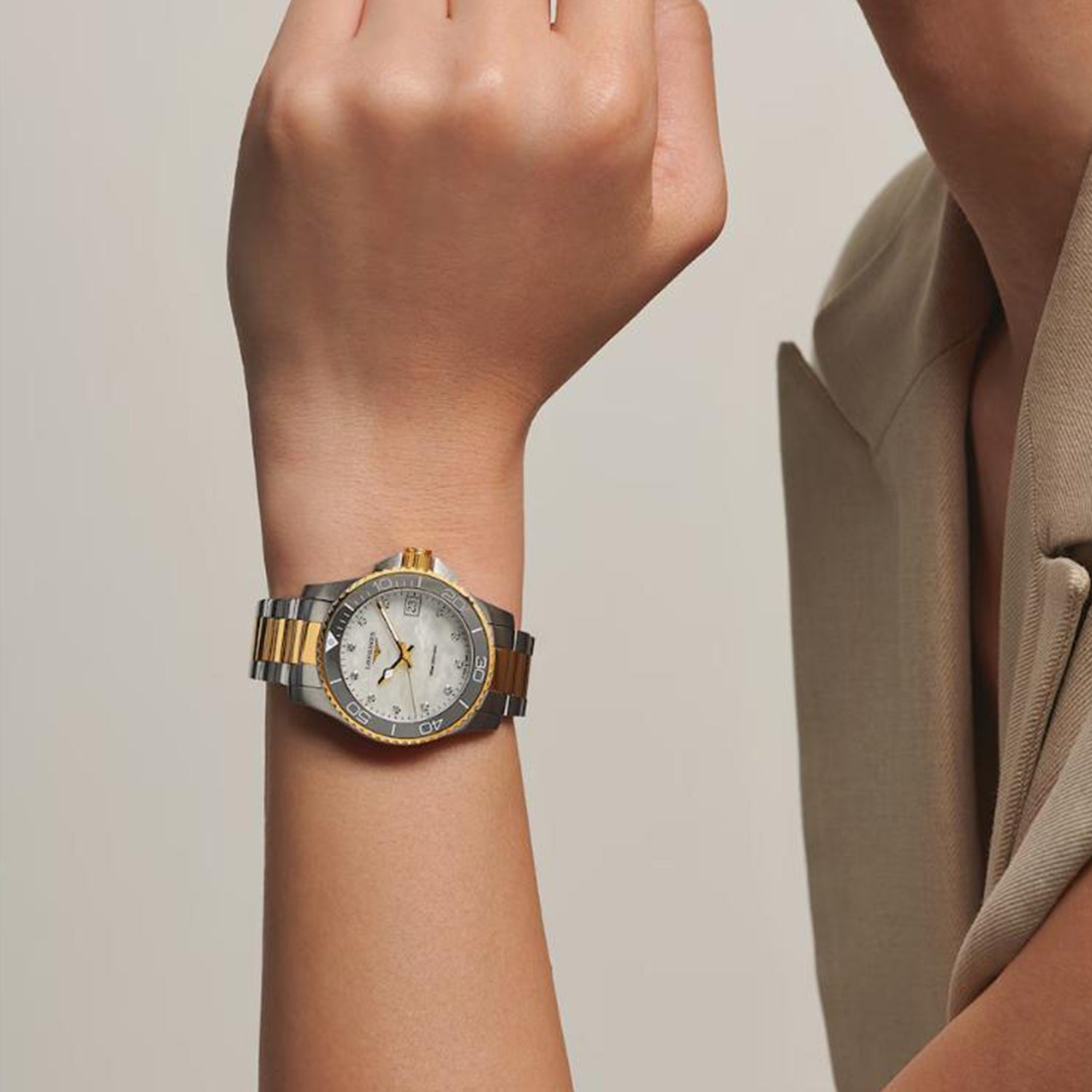 Hydroconquest Women Quartz Mother Of Pearl Dial Analog Stainless Steel Watch L33703876