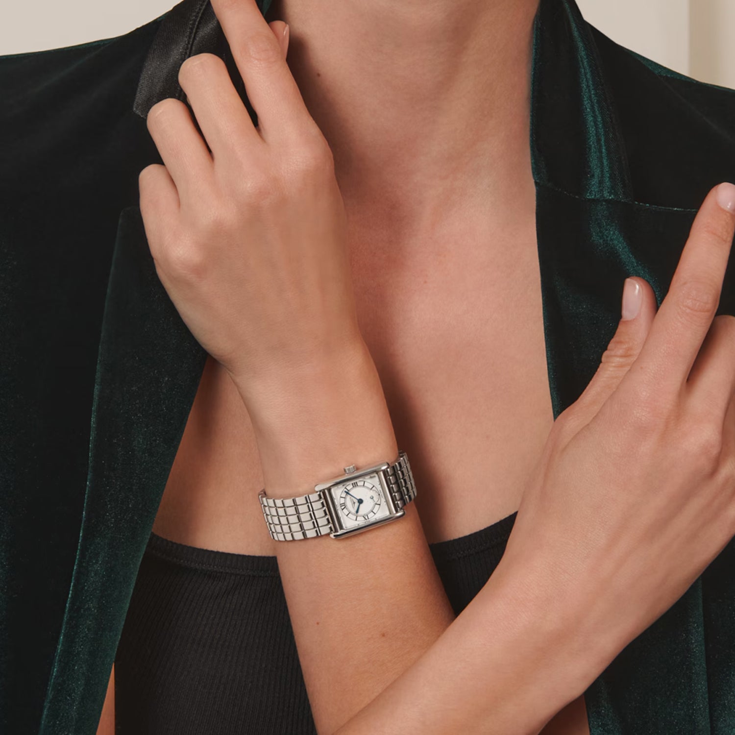 Mini Dolcevita Women Quartz White Dial Analog Stainless Steel Watch L52004756