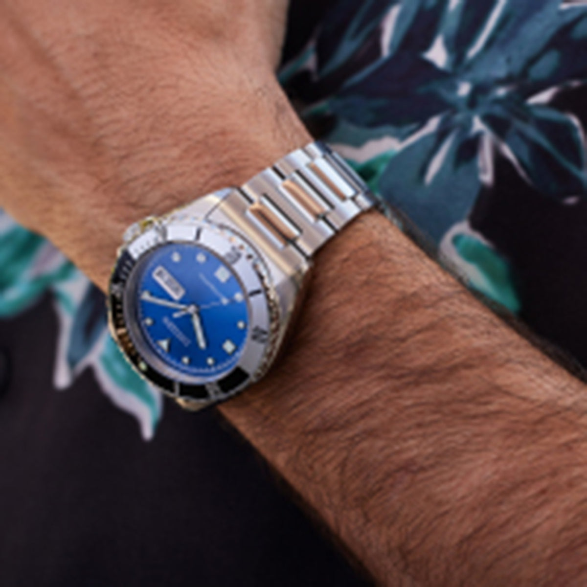 Men Automatic Blue Dial Analog Stainless Steel Watch NH7530-52M