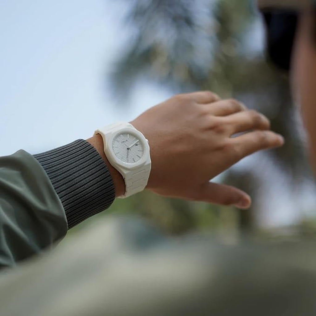 Polycarbonate Men Quartz White Dial Analog Stainless Steel Watch