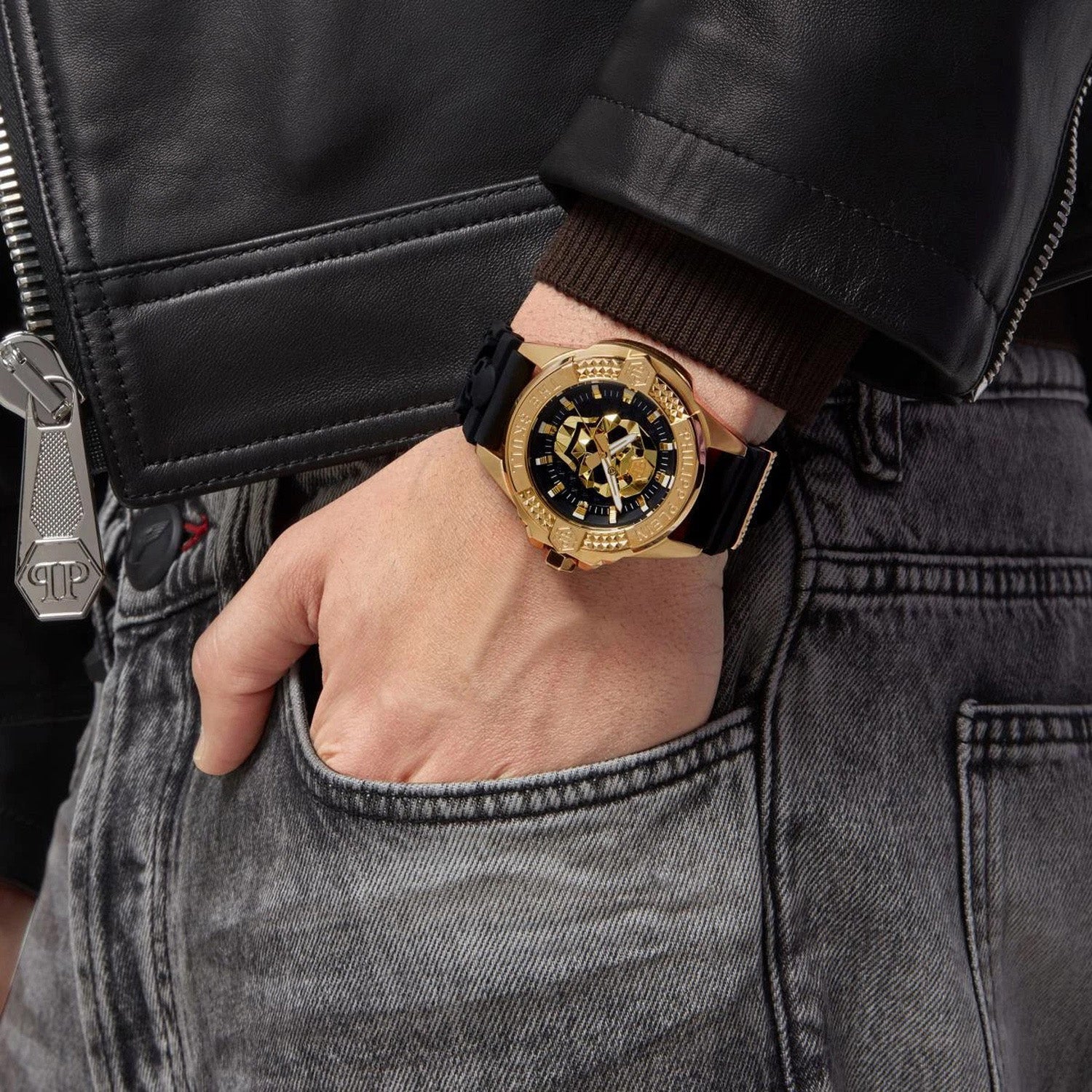 Skull Men Quartz Multicolour Dial Analog Silicone Watch PWAAA0221