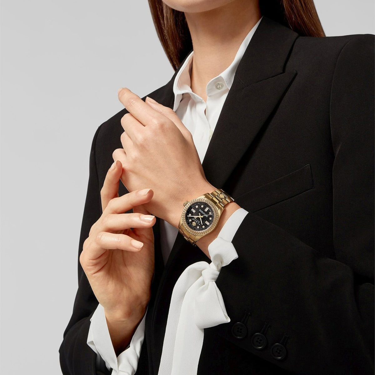 Queen Women Quartz Black Dial Analog Stainless Steel Watch PWDAA0621