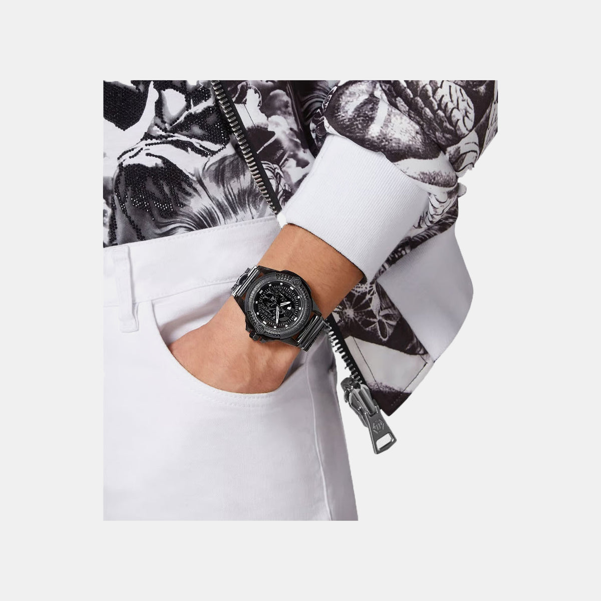 Men Quartz Black Dial Analog Plastic Watch PWWAA0523