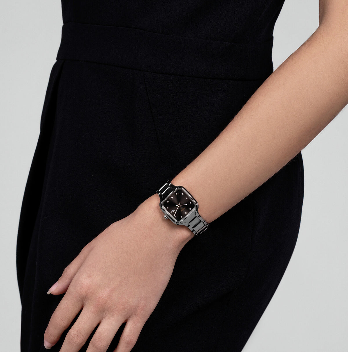 True Square Women Quartz Grey Dial Analog Ceramic Watch R27079702