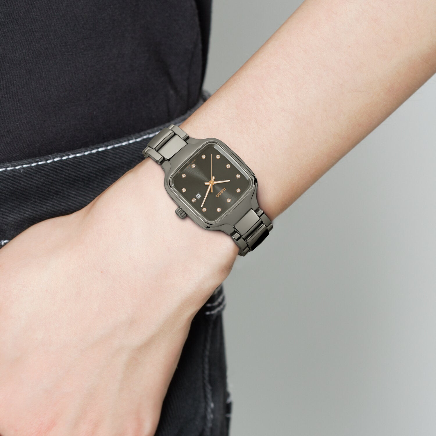 True Square Women Quartz Grey Dial Analog Titanium Watch R27079702