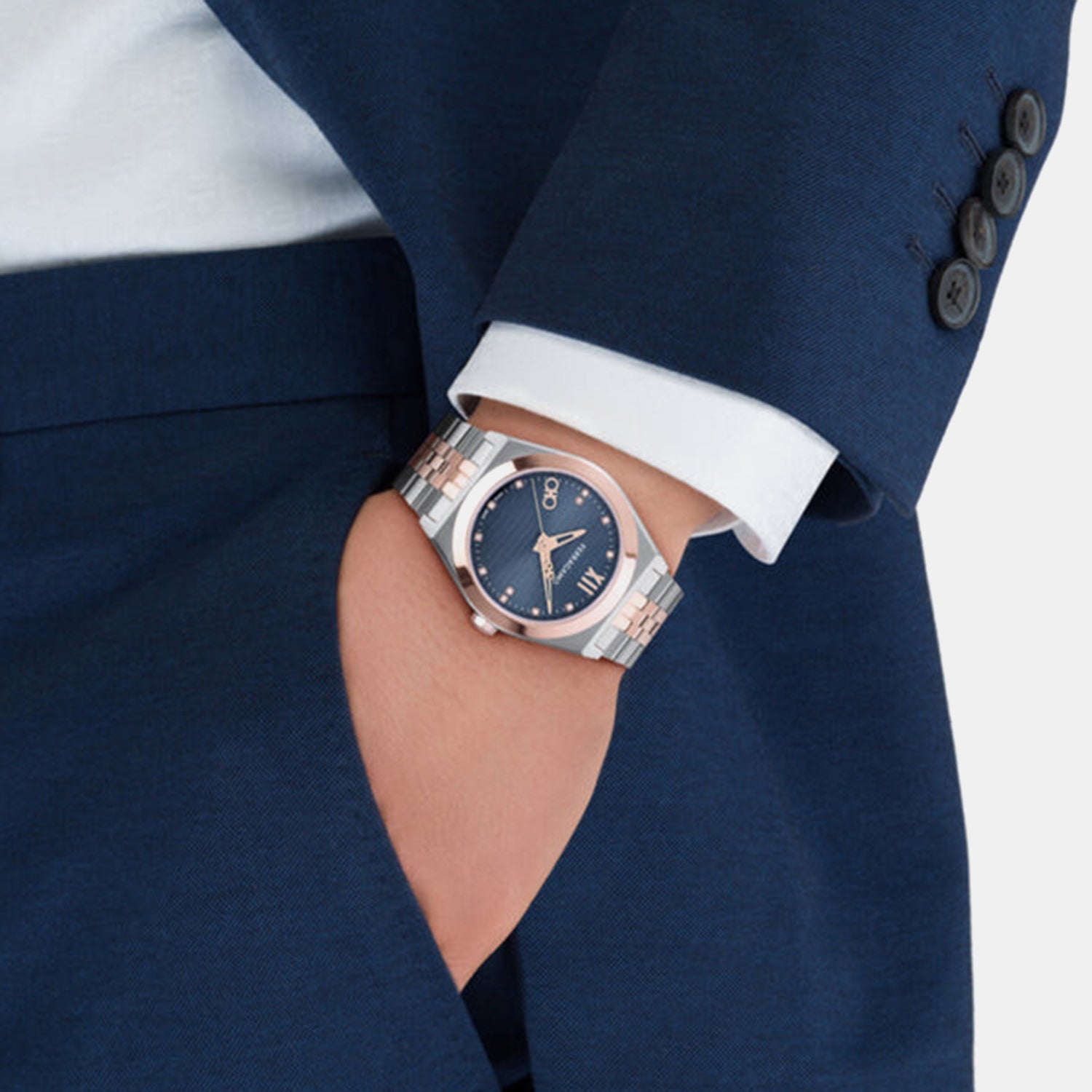 Men Quartz Blue Dial Analog Stainless Steel Watch SFKI00824