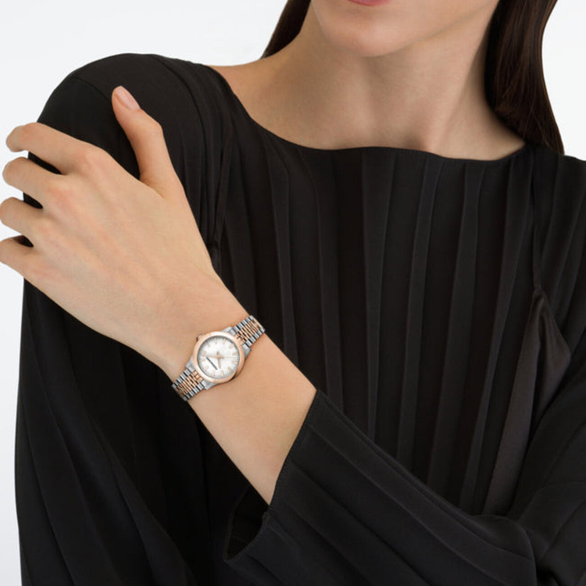 Women Quartz Mother Of Pearl Dial Analog Stainless Steel Watch SFTY00325