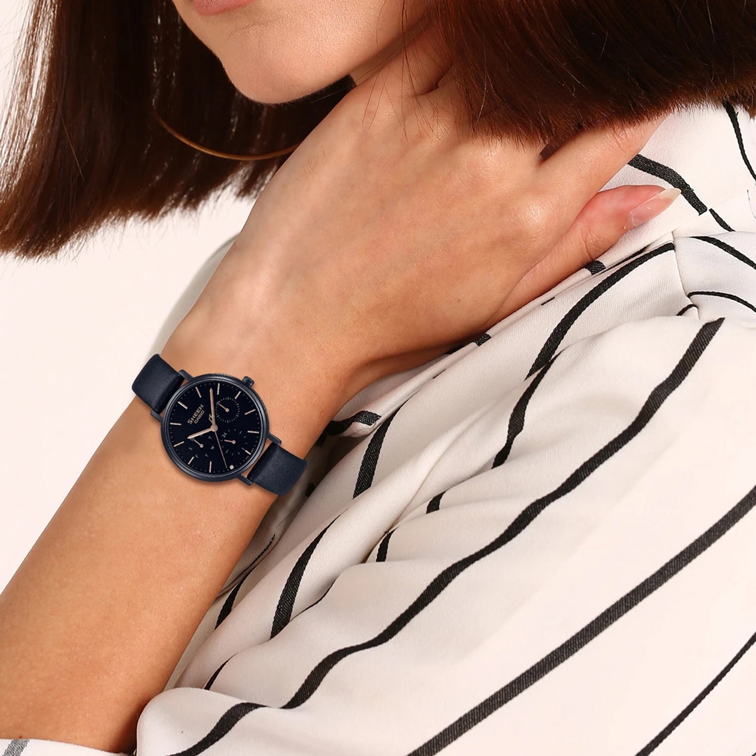 Sheen Women Quartz Black Dial Analog Leather Watch SH234