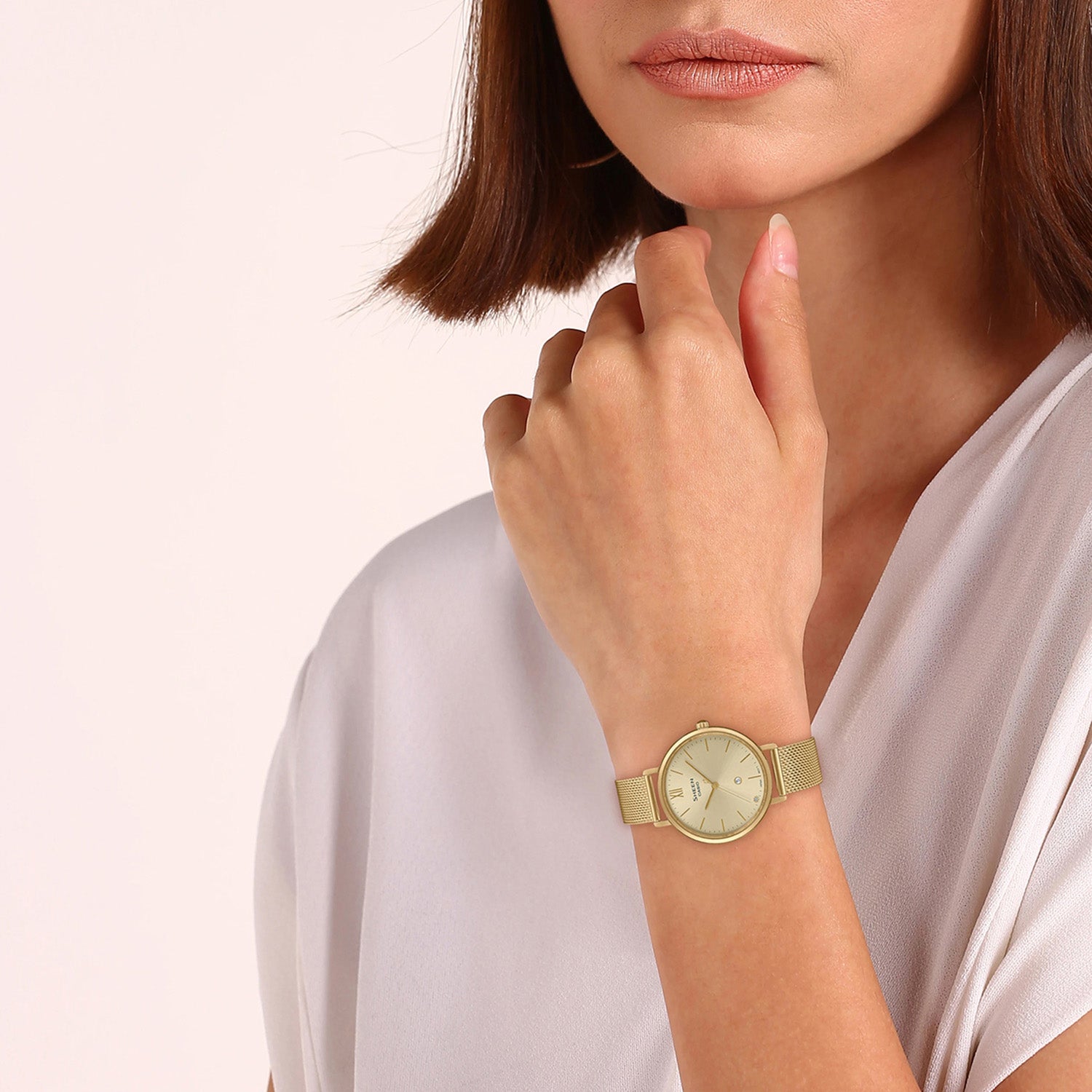 Sheen Women Quartz Gold Dial Analog Watch SH280