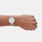 Women Quartz Silver Dial Analog Mesh Watch SKL2003