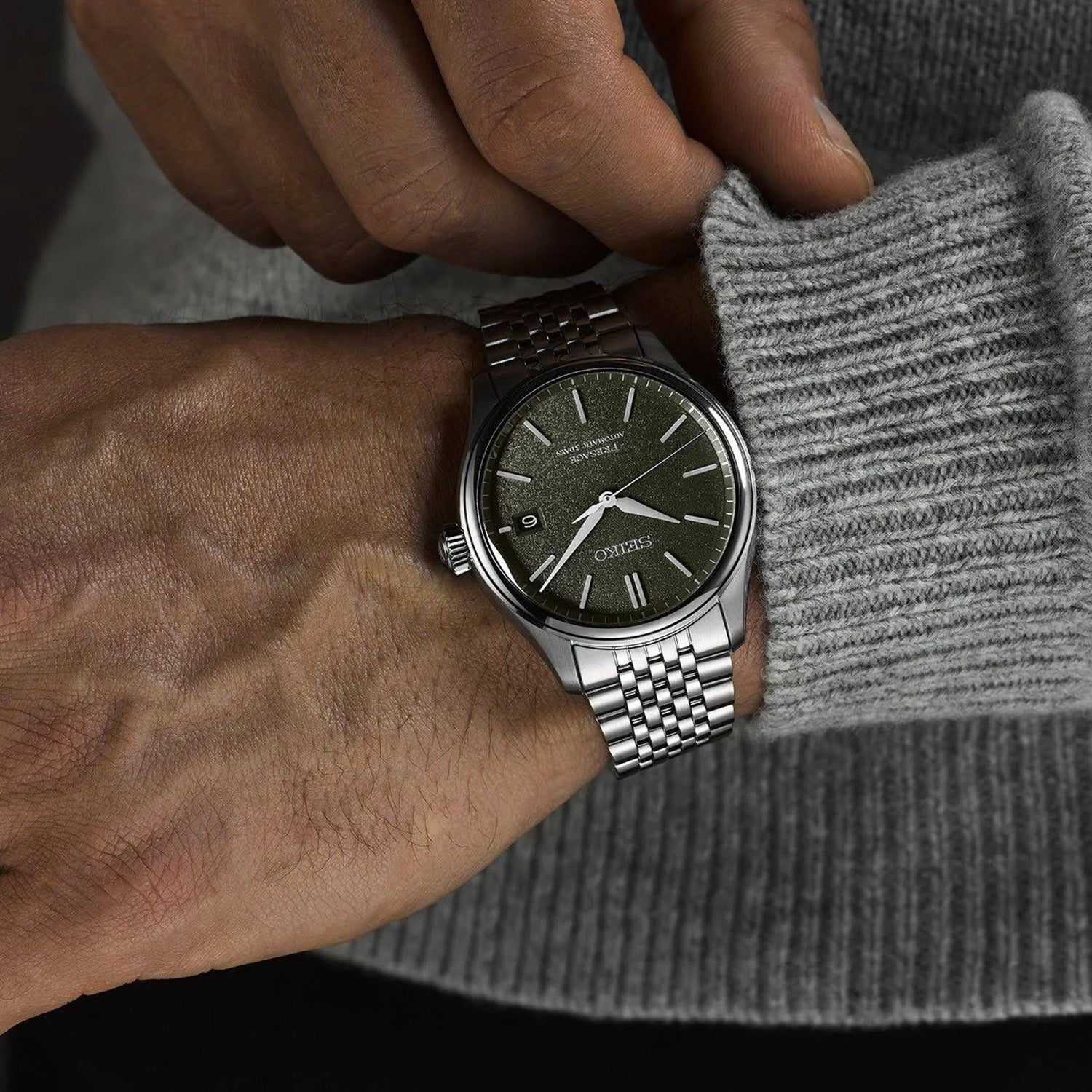 Presage Men Automatic Grey Green Dial Analog Stainless Steel Watch SPB465J1