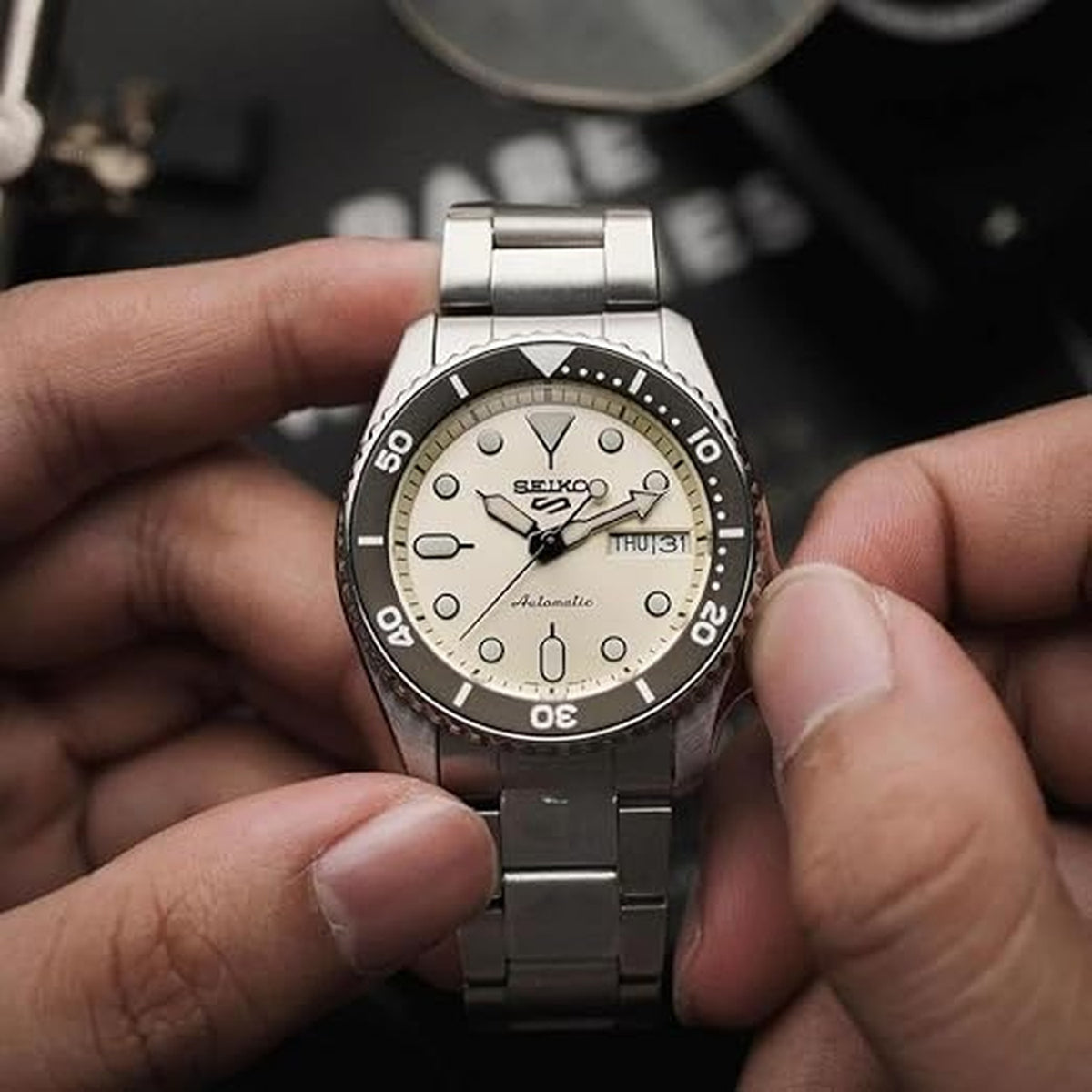 5 Sports Men Automatic Cream Dial Analog Stainless Steel Watch SRPK31K1