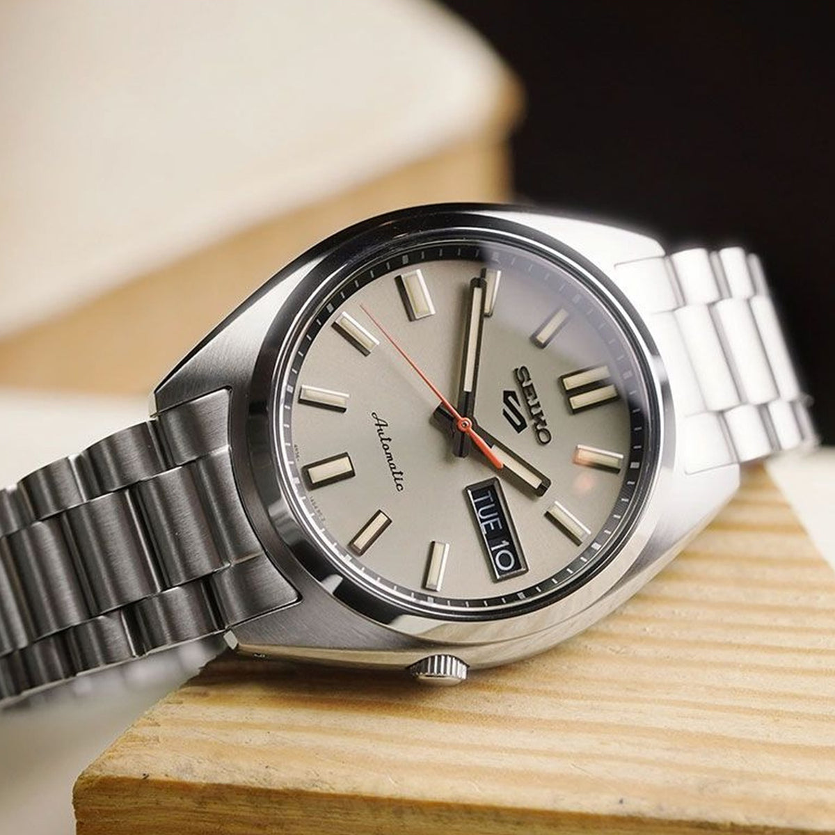 5 Sports Men Automatic Beige Dial Analog Stainless Steel Watch SRPK91K1
