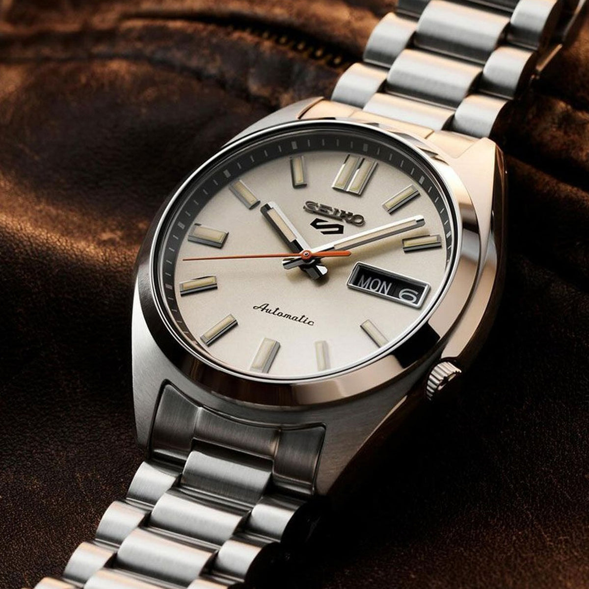 5 Sports Men Automatic Beige Dial Analog Stainless Steel Watch SRPK91K1