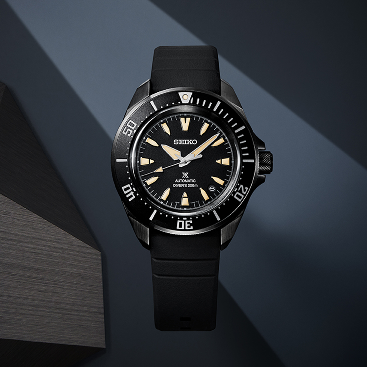 Seiko Men Round Black watch
