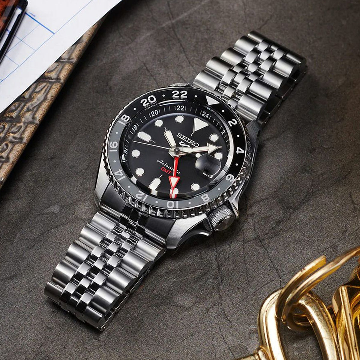 5 Sports Men Automatic Black Dial Analog Stainless Steel Watch SSK001K1