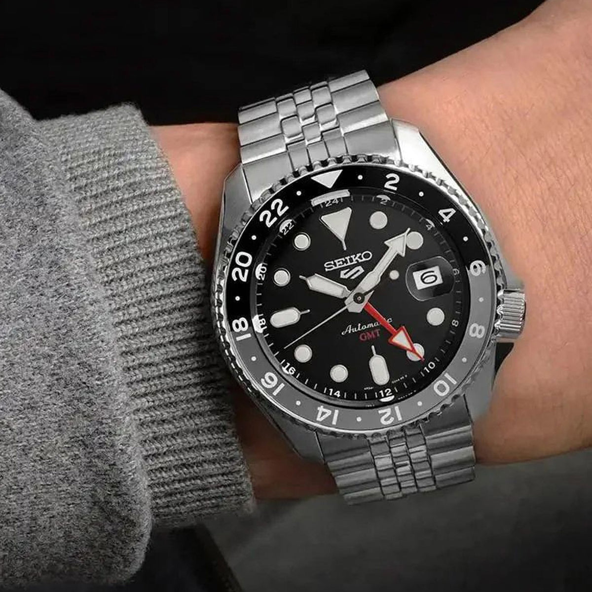 5 Sports Men Automatic Black Dial Analog Stainless Steel Watch SSK001K1