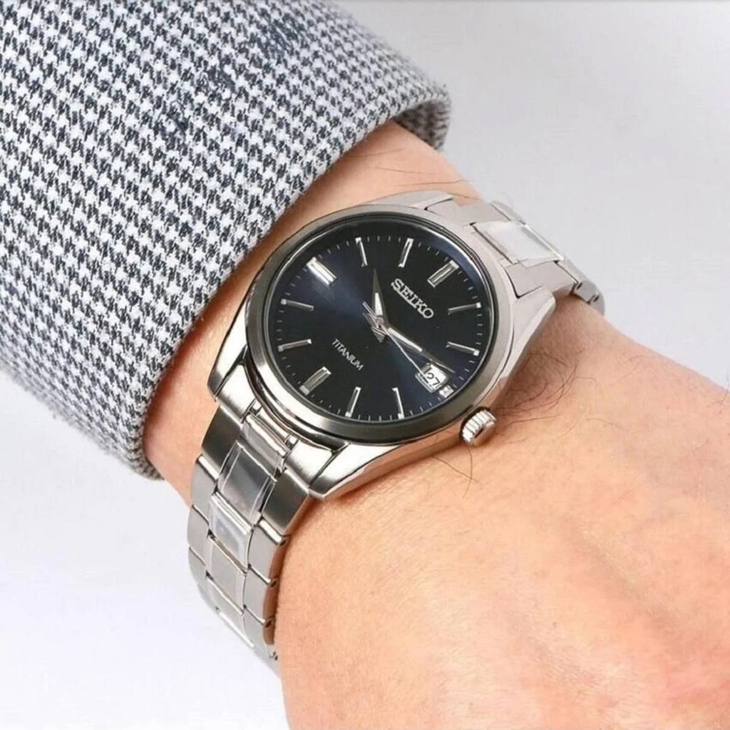 Men Quartz Black Dial Analog Titanium Watch SUR373P1