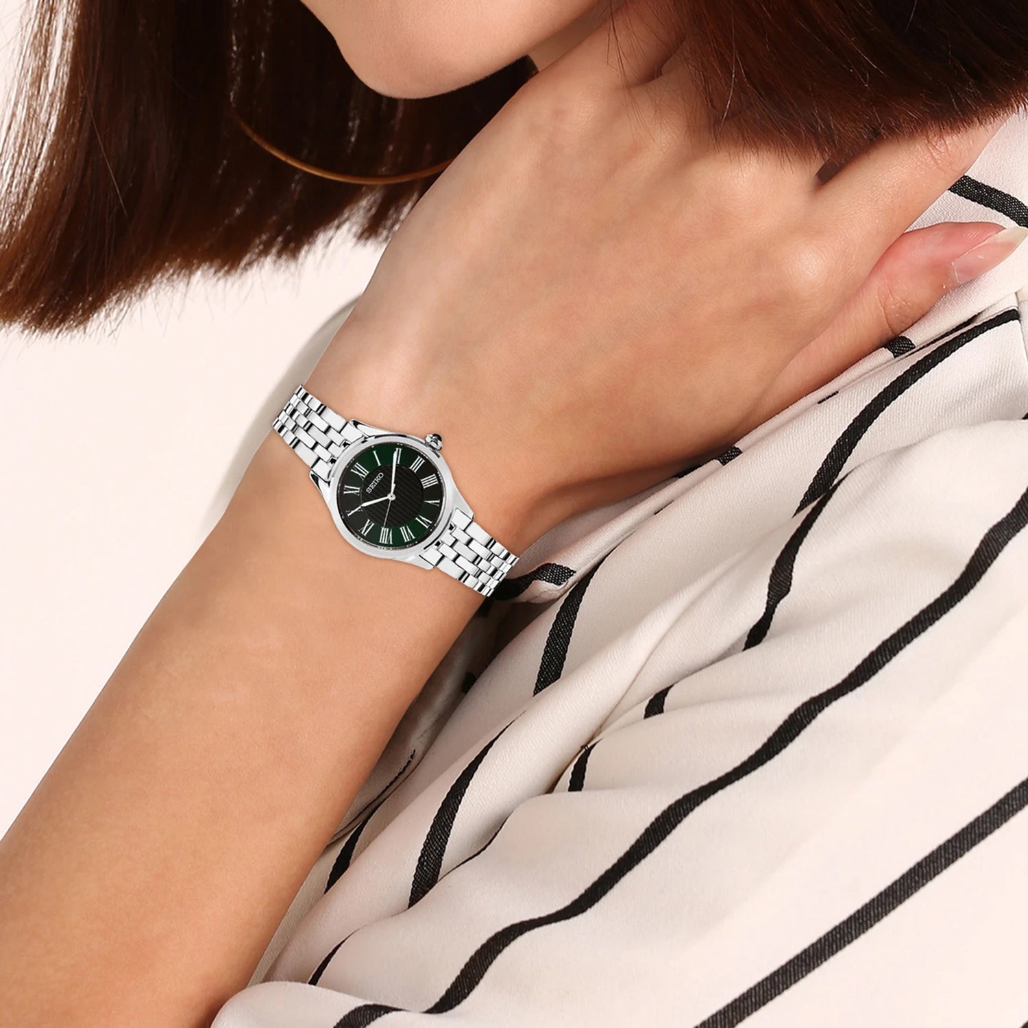 Classic Women Quartz Green Dial Analog Stainless Steel Watch SUR611P1