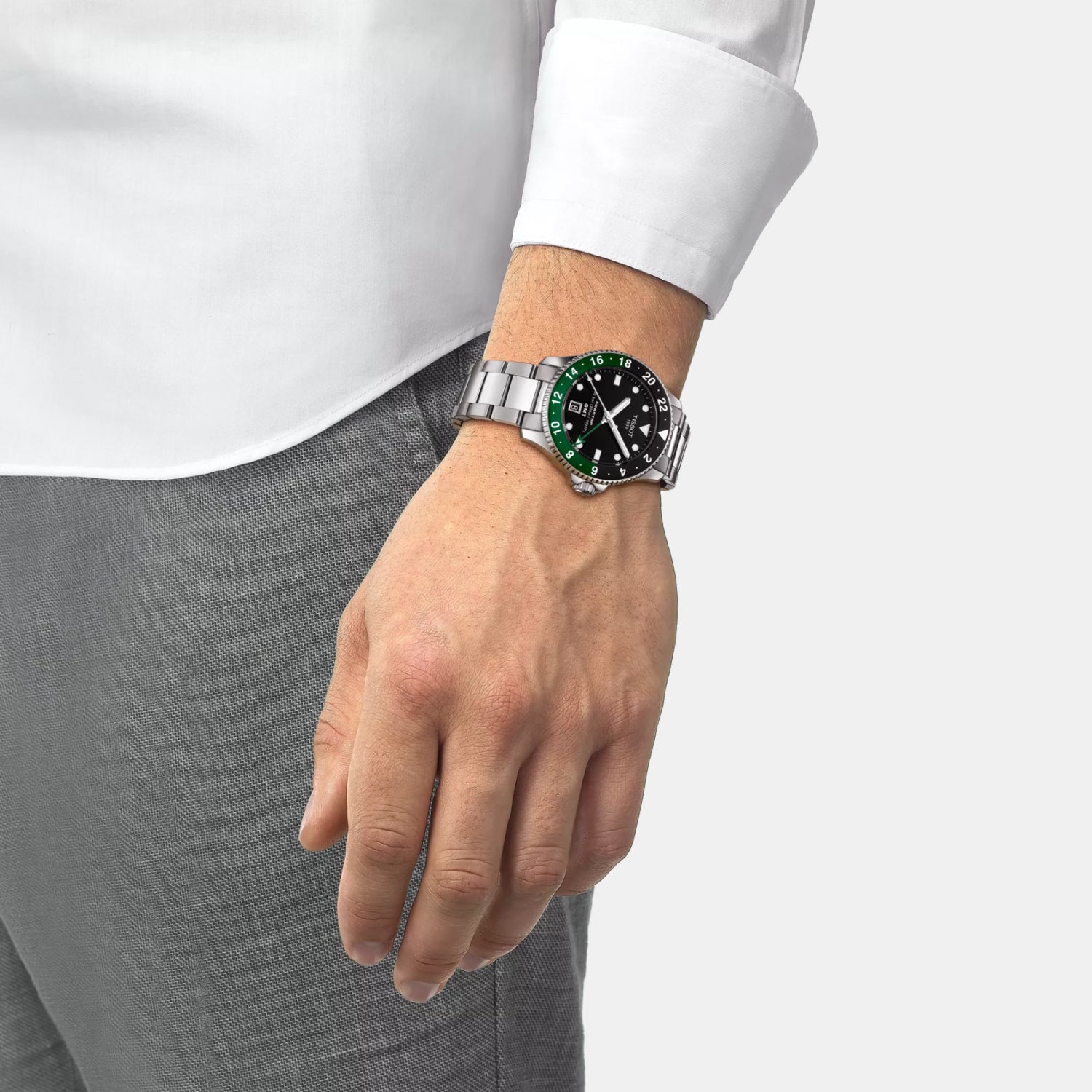 Seastar 1000 Men Quartz Black Dial Analog Stainless Steel Watch T1208521105100