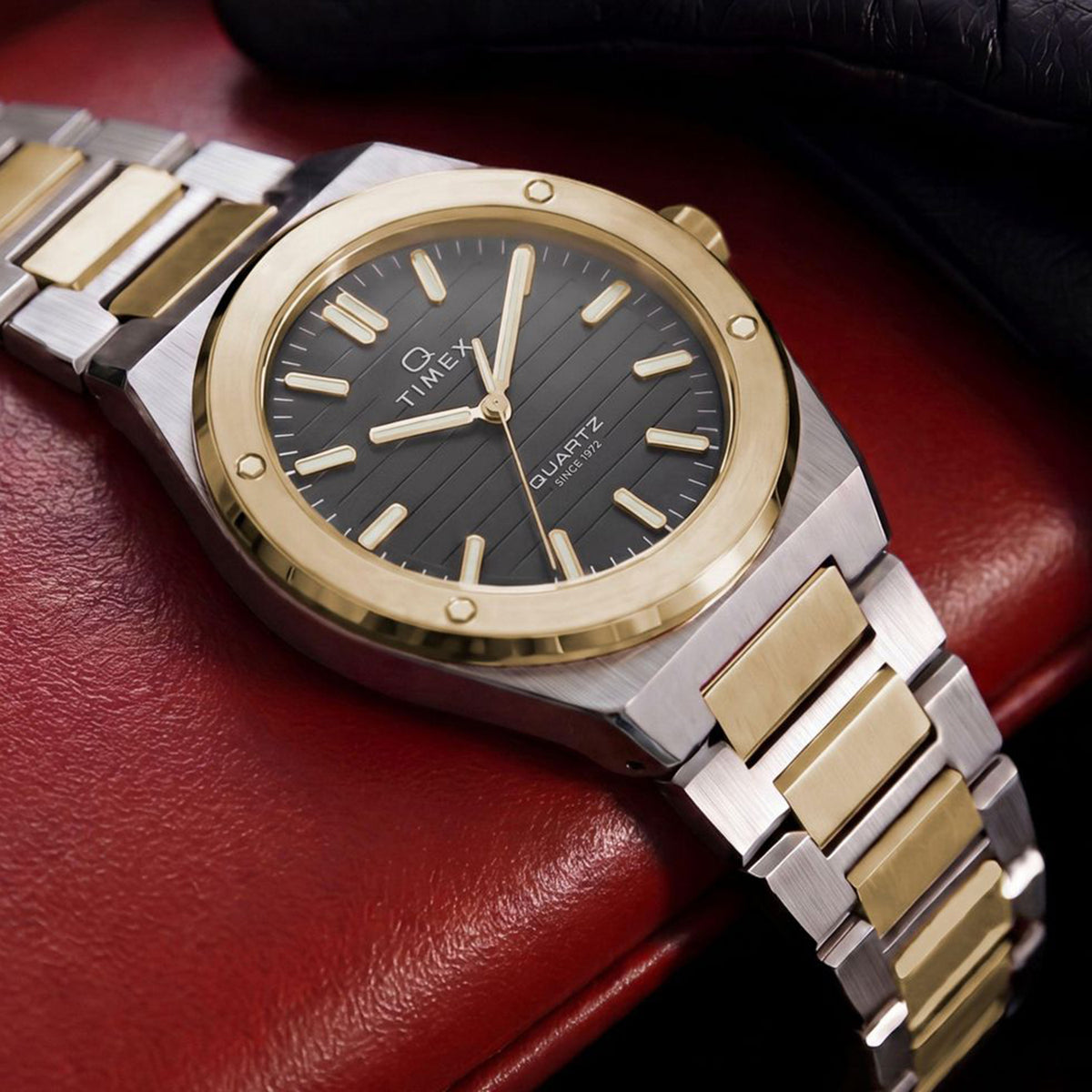 Men Quartz Black Dial Analog Stainless Steel Watch TW2Y81500UJ