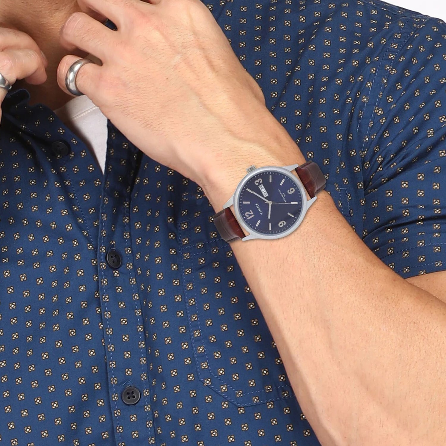 Fashion Men Quartz Blue Dial Analog Leather Watch TWEG18400