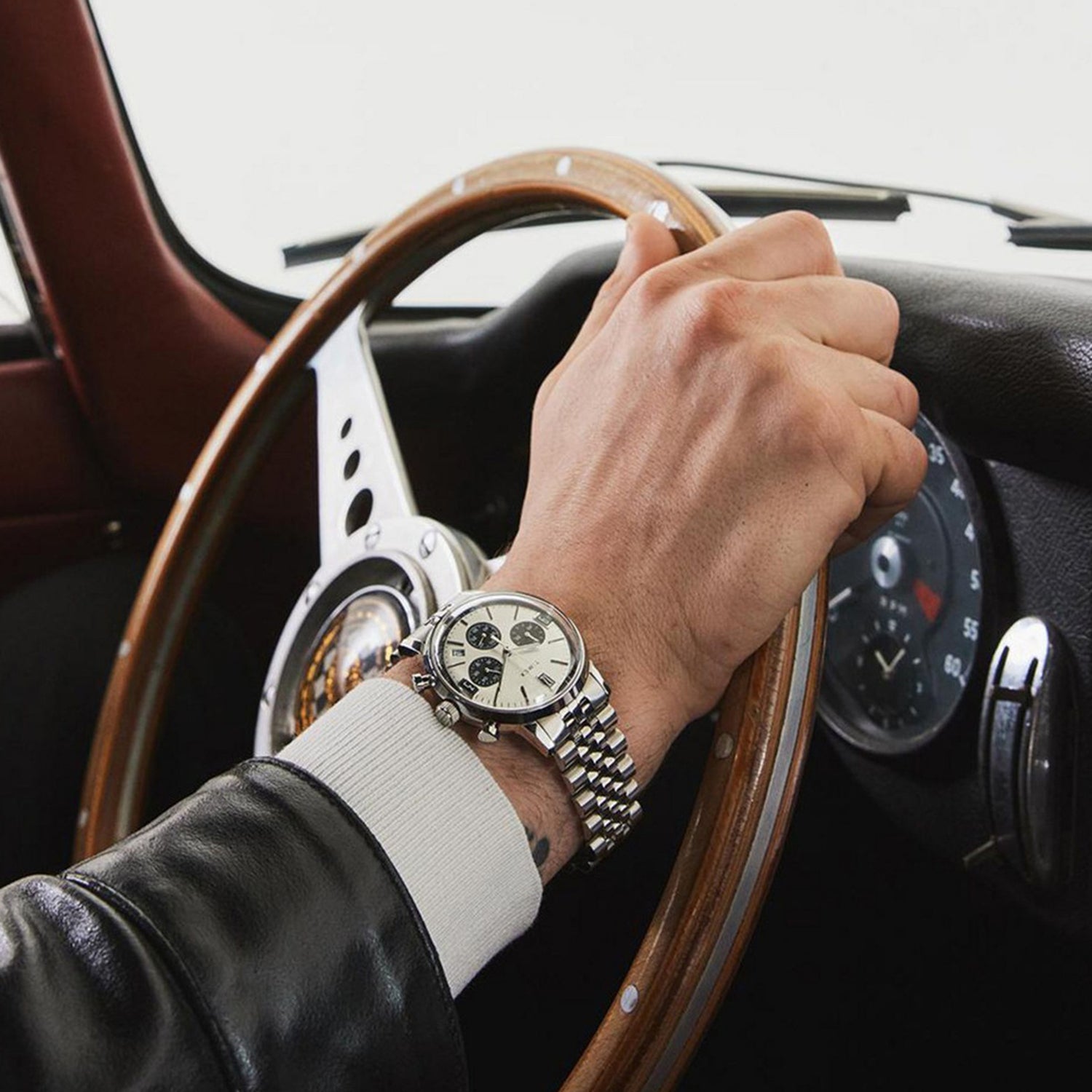 Men Quartz Silver Dial Chronograph Stainless Steel Watch TWEG26704