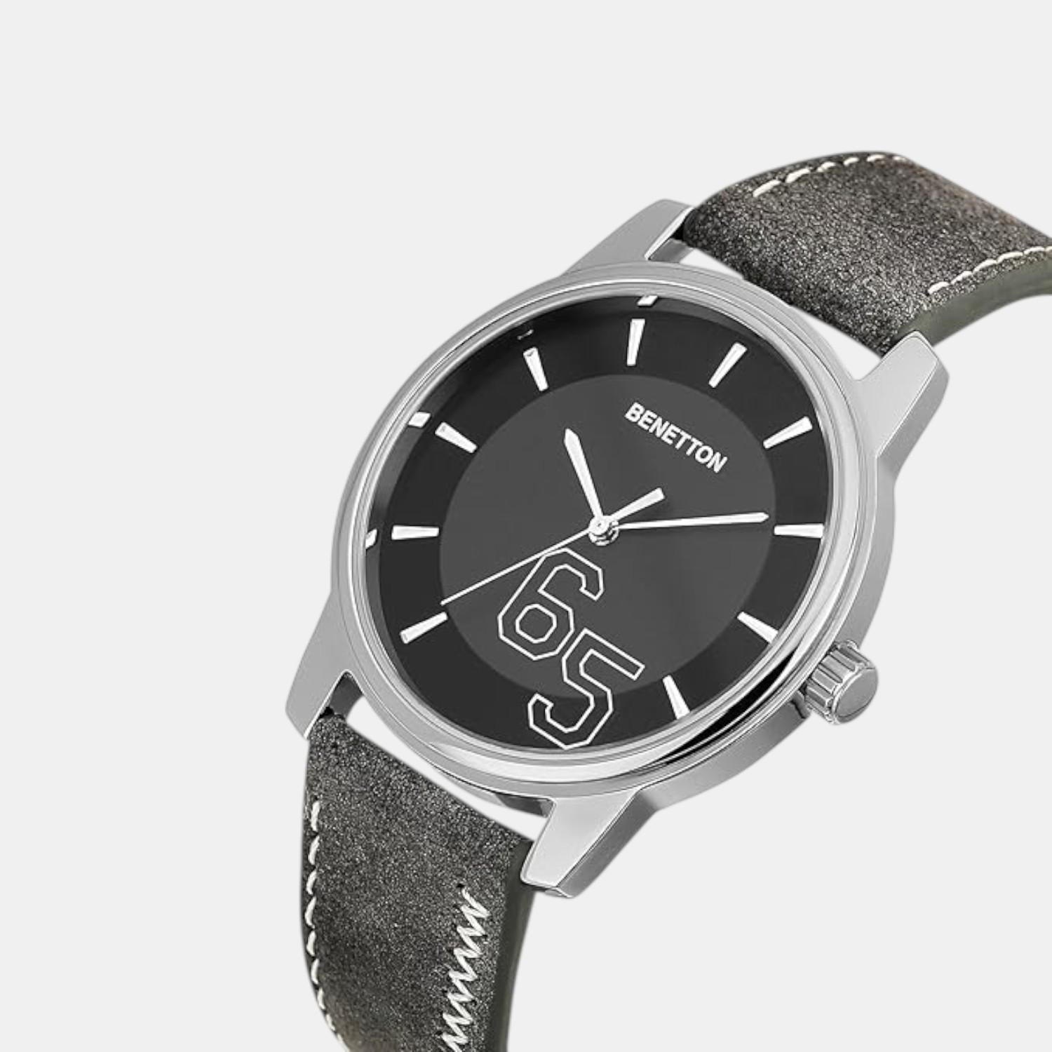 Iconic Men Quartz Black Dial Analog Leather Watch UWUCG2000