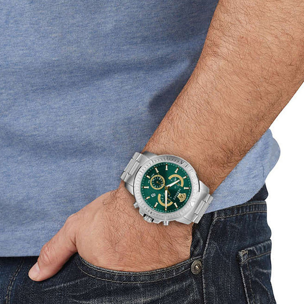 Men Quartz Green Dial Analog Stainless Steel Watch VE2E00821