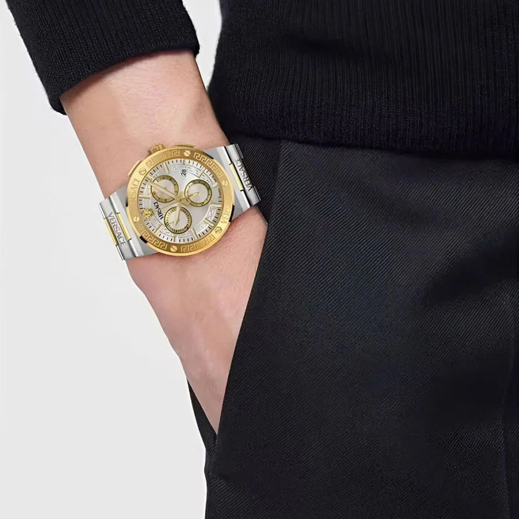 Men Quartz Silver Dial Chronograph Stainless Steel Watch VEKMA0525