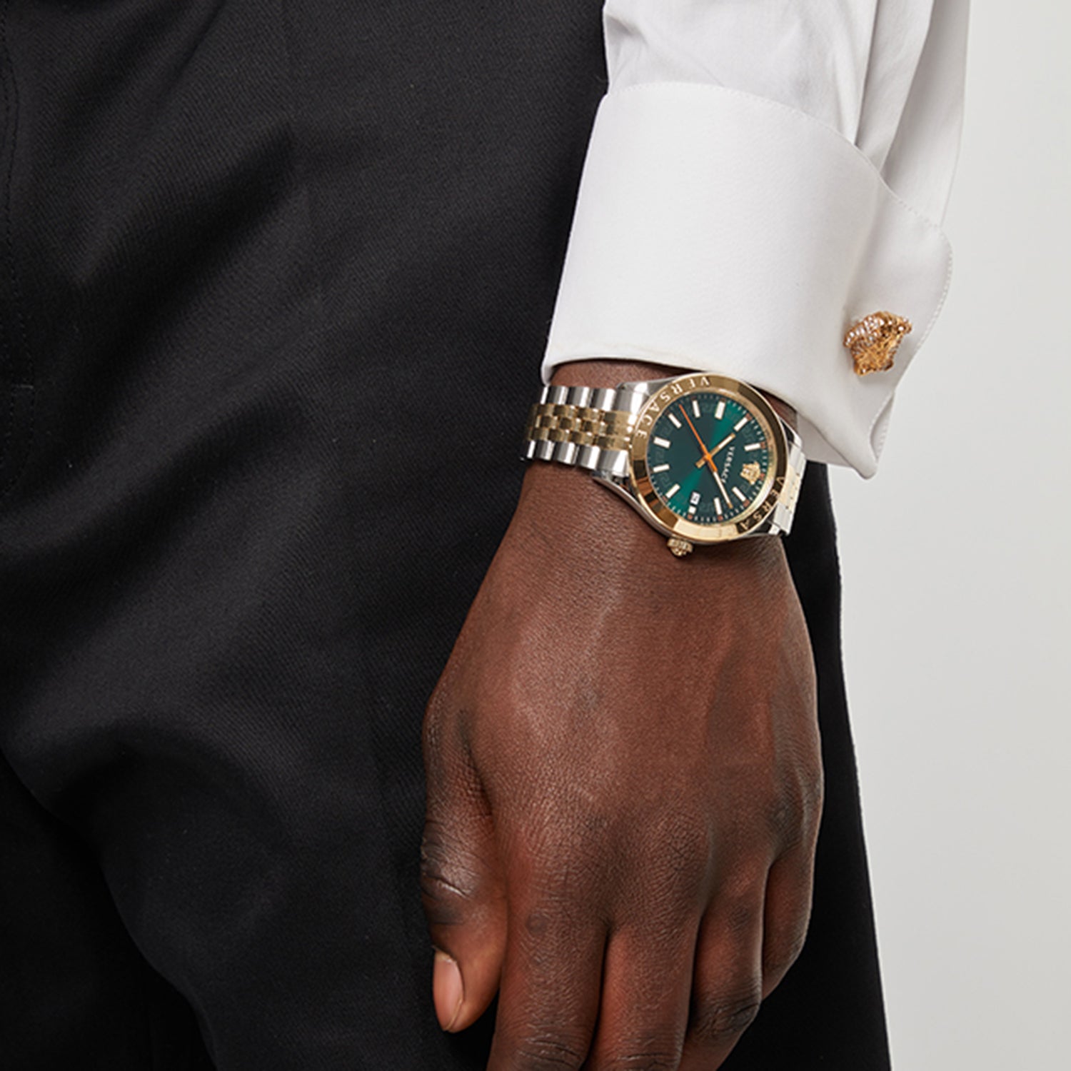 Hellenyium Men Quartz Green Dial Analog Stainless Steel Watch VEVK00620