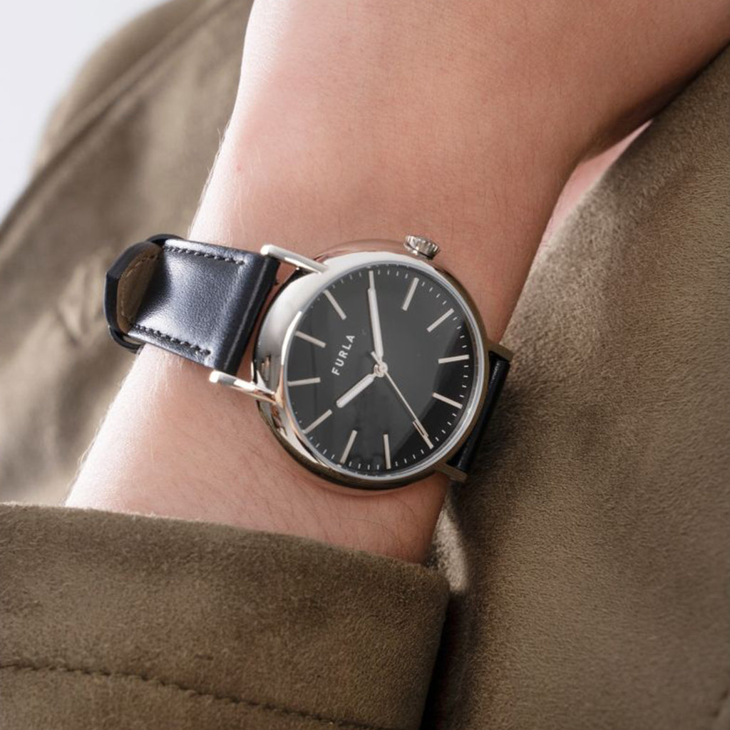 Women Quartz Black Dial Analog Leather Watch WW00023010L1