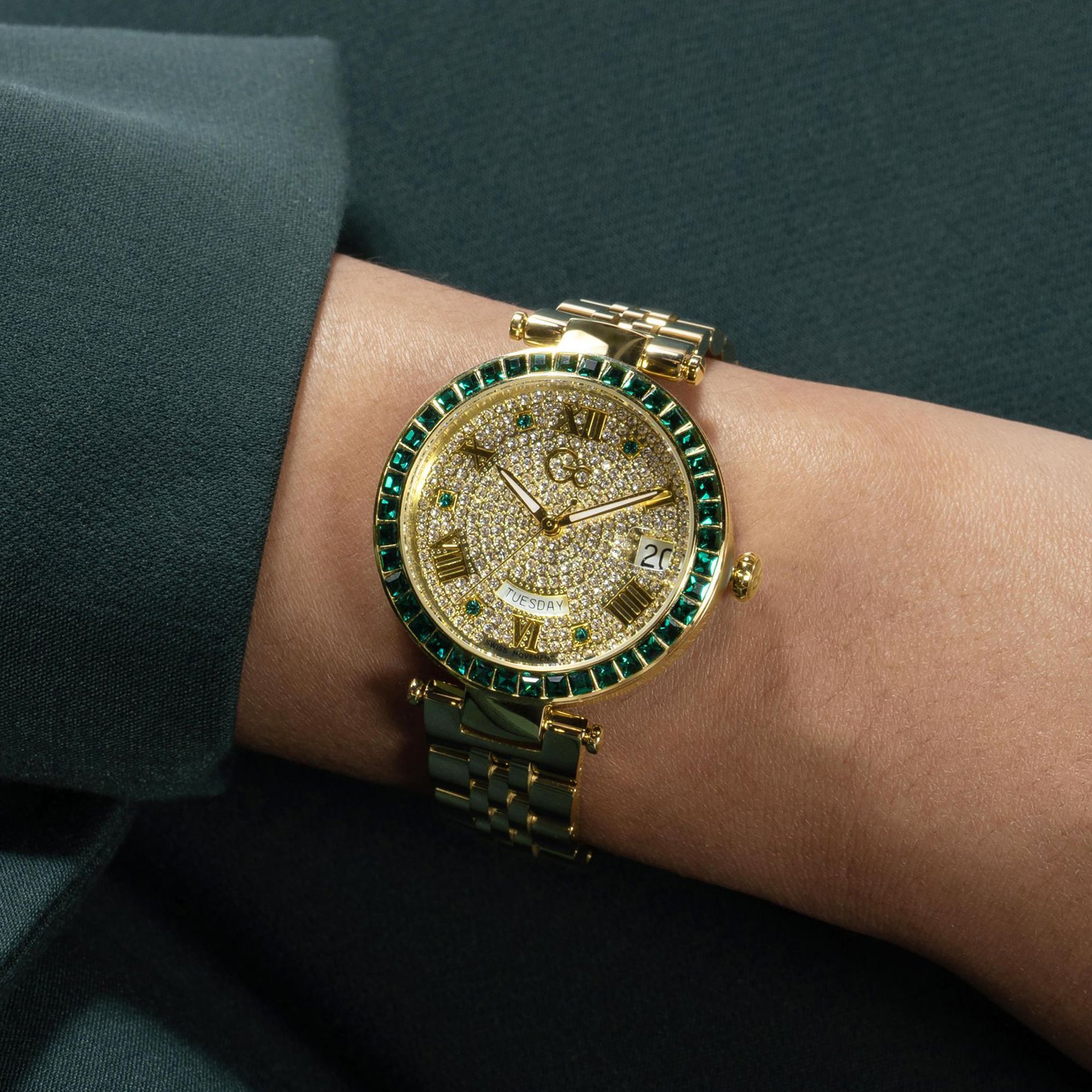 GC 34 mm Yellow Gold Quartz watch